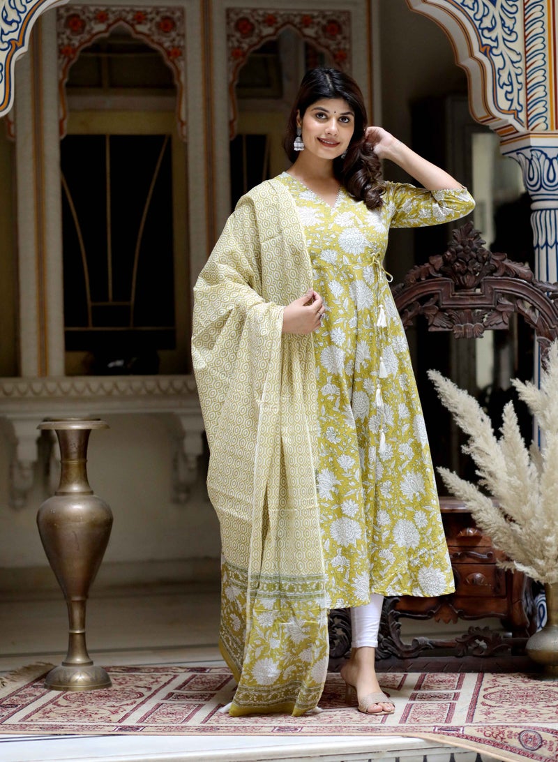 Miravan Floral Print Cotton Anarkali Kurta with Dupatta for Women - Image 3